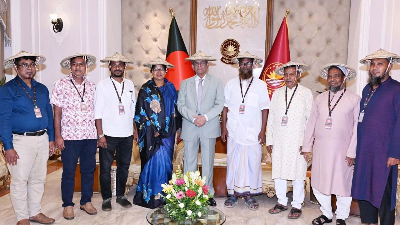 বঙ্গবন্ধু কৃষি পুরস্কারপ্রাপ্ত কৃষকের রাষ্ট্রপতির সঙ্গে সাক্ষাৎ
