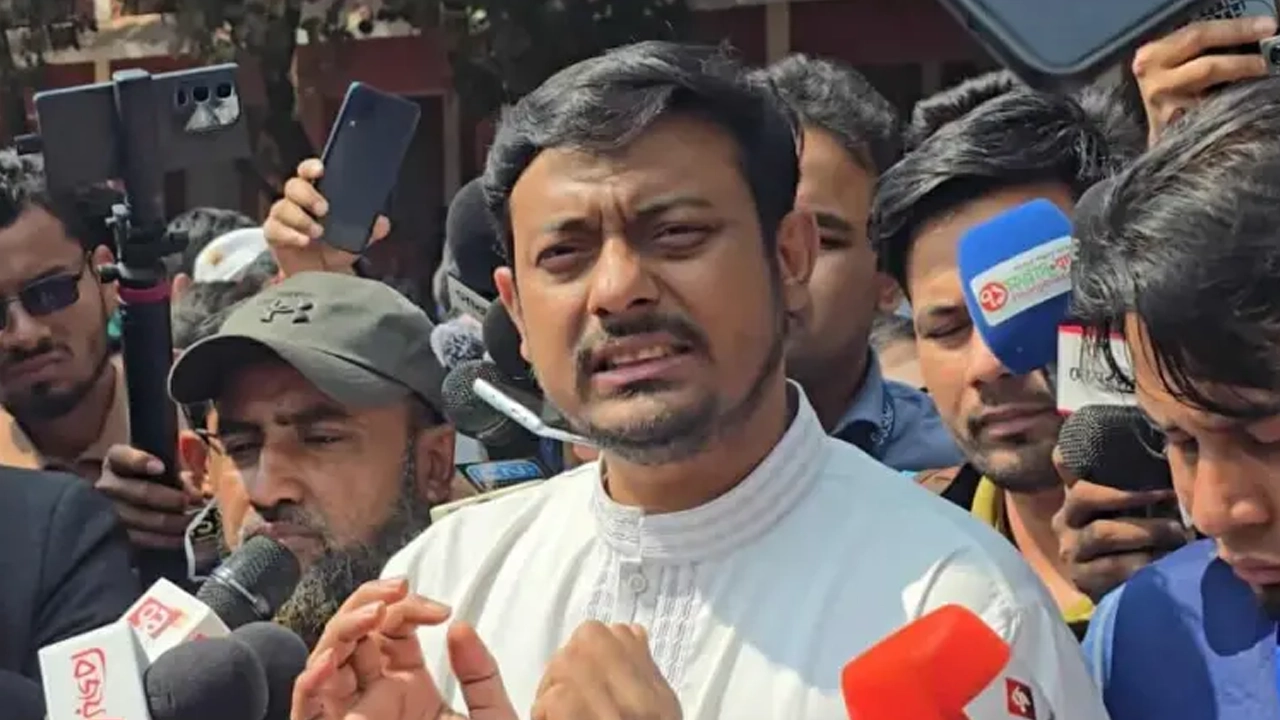 পুশইন বিতর্কের মধ্যেই বেনাপোল সীমান্ত সফরে নাসীরুদ্দীন পাটওয়ারী
