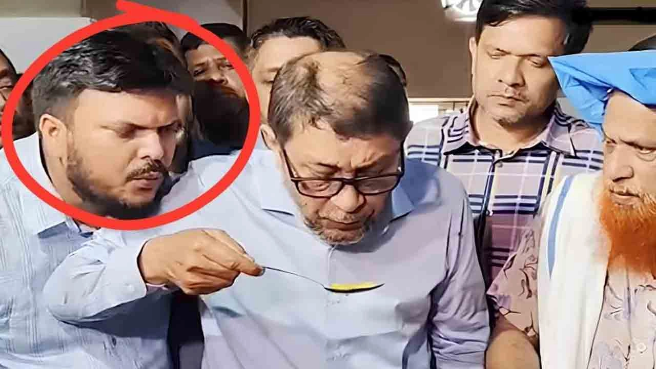 স্বাস্থ্যমন্ত্রীর চামচে ফুঁ দেওয়া সেই ব্যক্তির পরিচয় মিলল