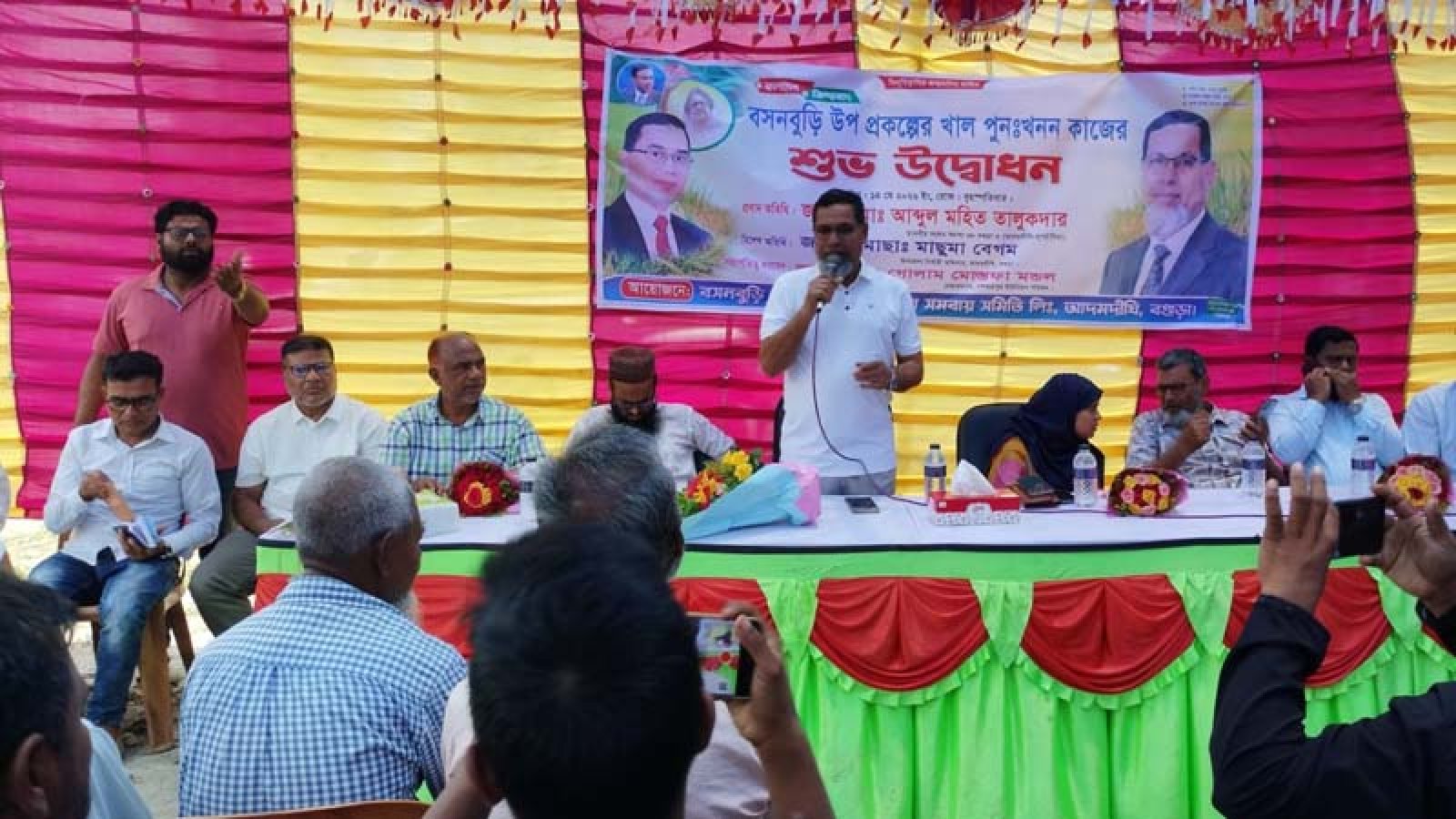আদমদীঘিতে ভরাট হওয়া বসনবুড়ি খাল পুনঃ খনন কাজের উদ্বোধন