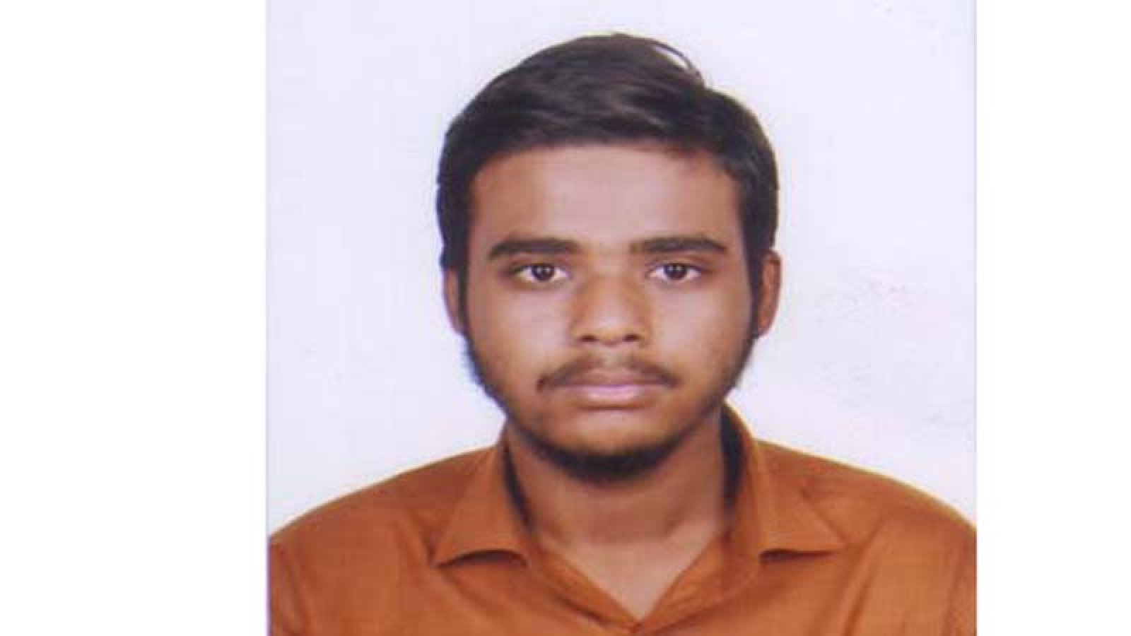 স্থানীয় দাবা প্রতিযোগিতায় সিনিয়রে চ্যাম্পিয়ন মাহফুজুর রহমান সাইফ