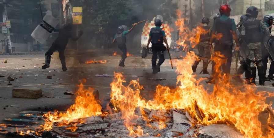 জুলাই-আগস্টের সহিংসতায় ৪৪ পুলিশ হত্যা: ফাইলবন্দি ২০ মামলা
