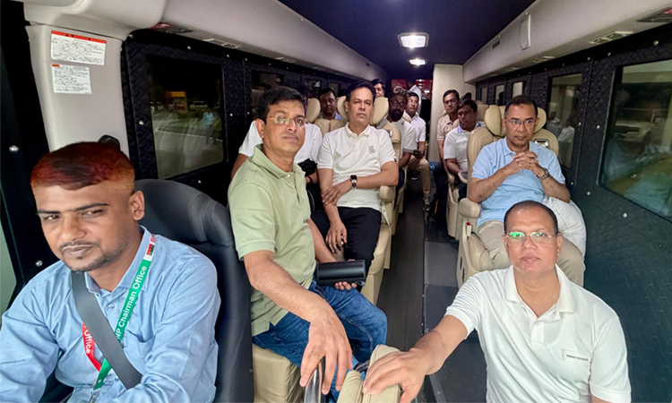 নজরুলজয়ন্তী ও খাল খনন কর্মসূচিতে অংশ নিতে ত্রিশালে প্রধানমন্ত্রী