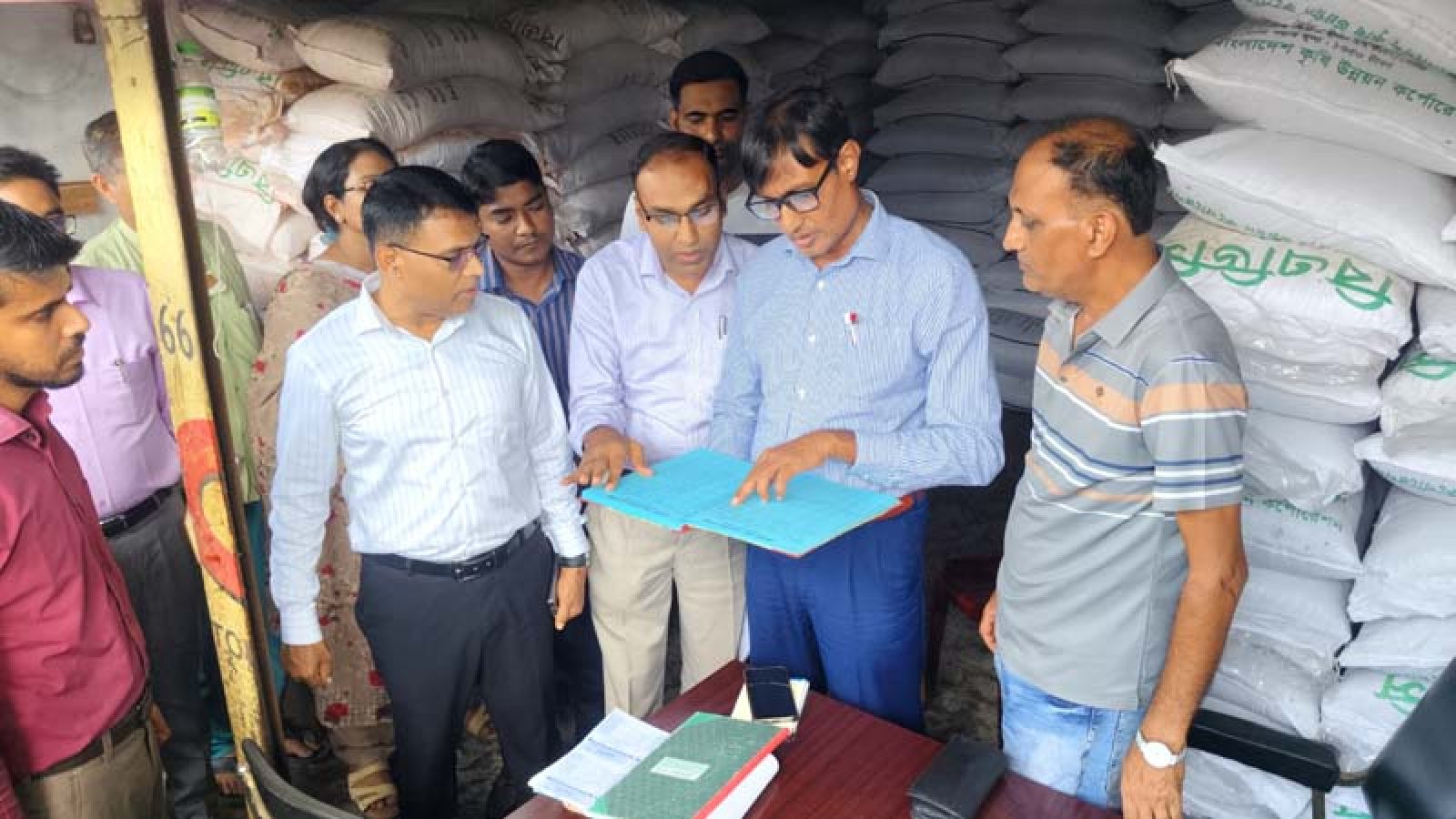 সার সংকট নেই, কৃত্রিম সংকট তৈরির চেষ্টা করলে কঠোর ব্যবস্থা