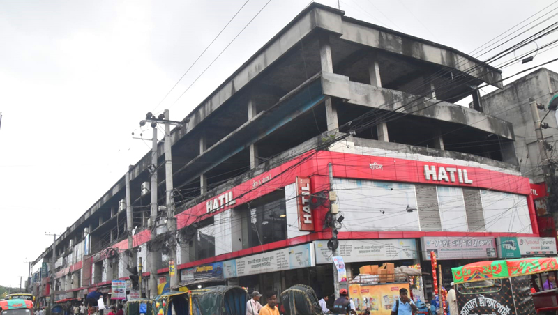 রাজশাহীর গোধুলি মার্কেটে প্রভাবশালীর দখলদারিত্বের অভিযোগ