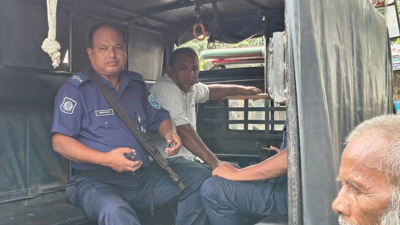 সার পাচারের অভিযোগে বিএনপি নেতাকে জরিমানা