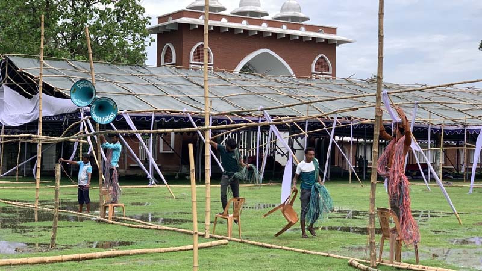 বৃষ্টি-ঝড়ের আশঙ্কায় বিকল্প প্রস্তুতি, ঈদের জামাত সকাল ৭:৩০টায়