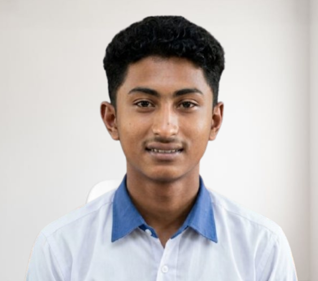 “মায়ের সামনে ছেলের মৃত্যু—বিদ্যুতের নির্মম থাবায় স্তব্ধ গ্রাম”